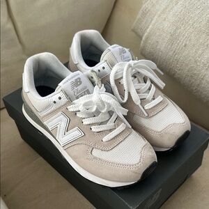 New Balance Classic 574 Sneakers - Beige and White